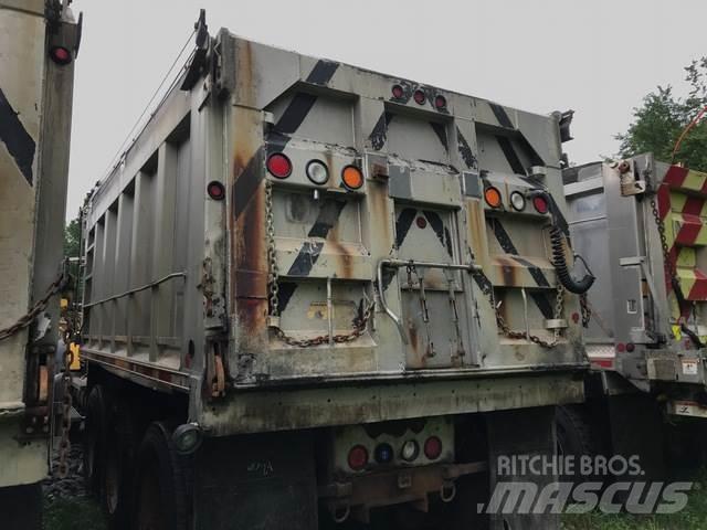 Mack 700 حراثات ونصول الجليد