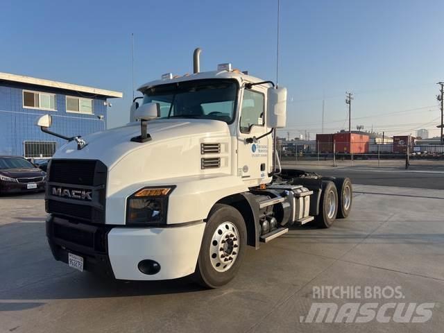 Mack AN64T وحدات الجر