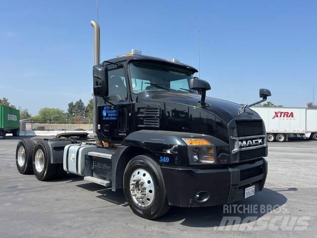 Mack AN64T وحدات الجر