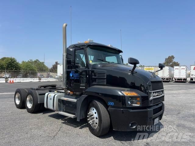 Mack AN64T وحدات الجر