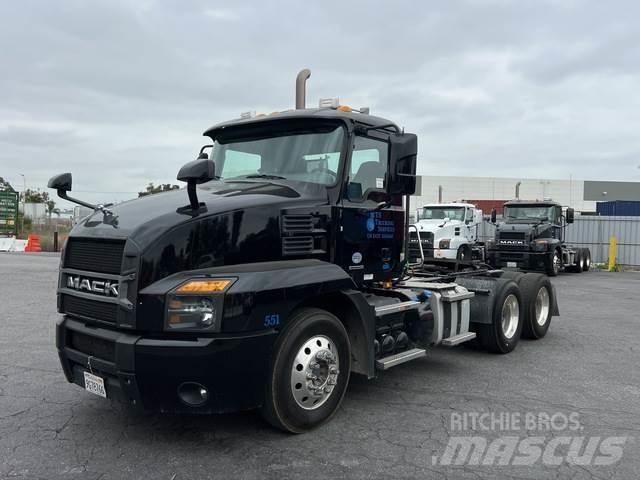 Mack AN64T وحدات الجر