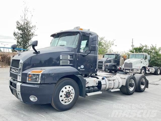 Mack AN64T وحدات الجر