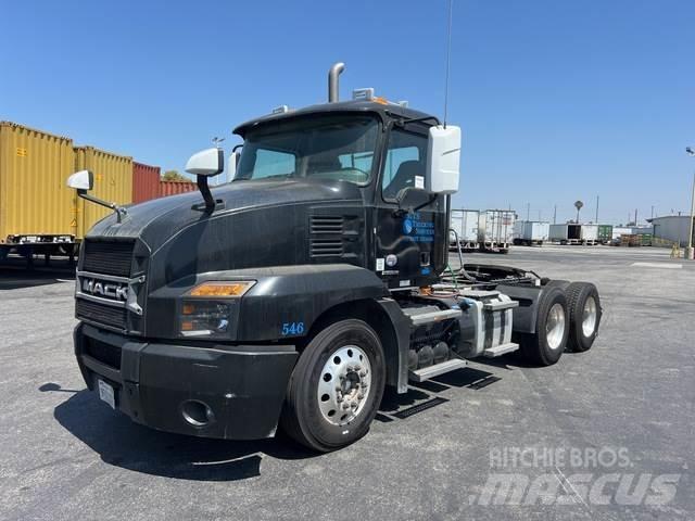 Mack AN64T وحدات الجر