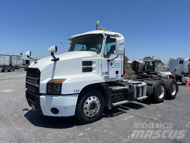 Mack AN64T وحدات الجر