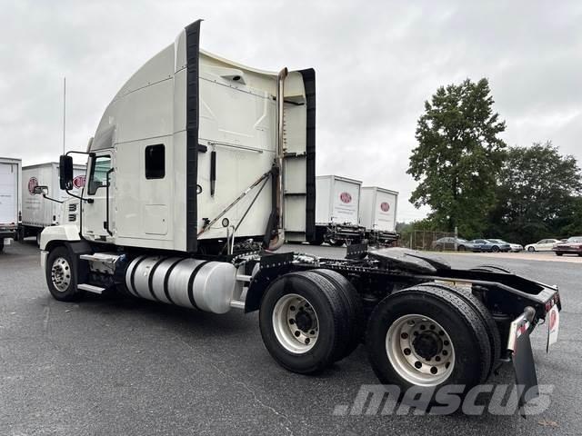 Mack AN64T وحدات الجر
