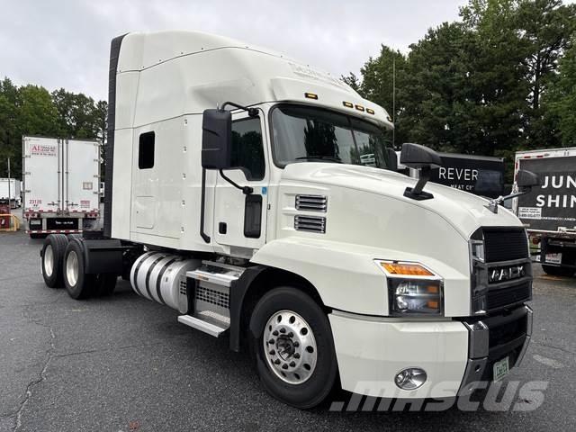 Mack AN64T وحدات الجر