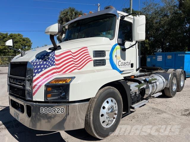 Mack Anthem وحدات الجر