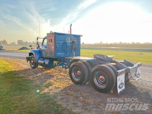 Mack B-61 وحدات الجر