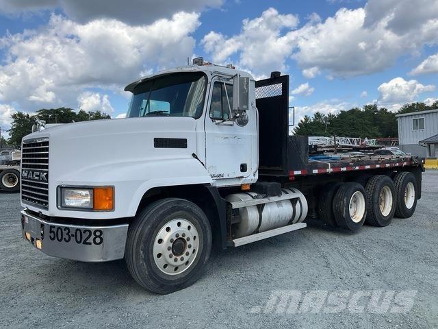 Mack CH 613 شاحنات مسطحة/مفصلية الجوانب