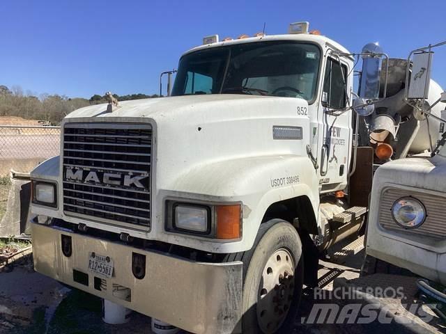 Mack CH613 وحدات الجر