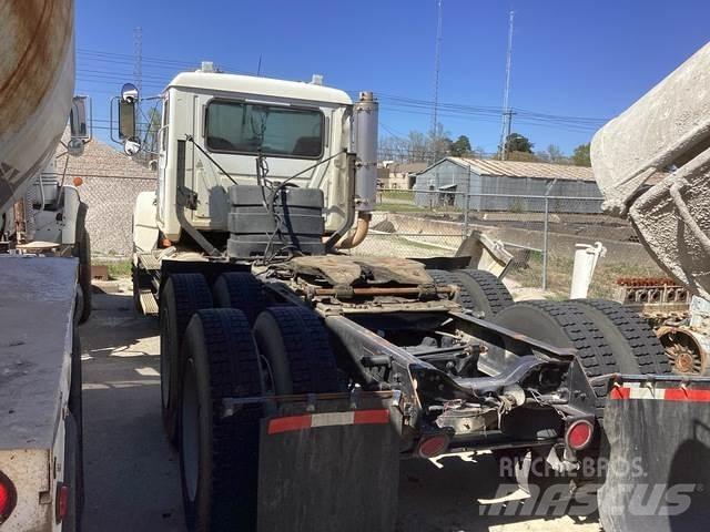 Mack CH613 وحدات الجر