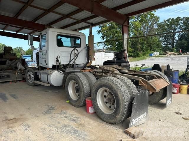 Mack CH613 وحدات الجر