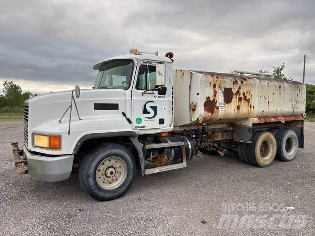 Mack CH613 صهاريج مياه
