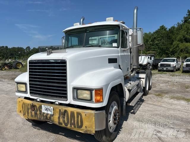 Mack CH613 وحدات الجر