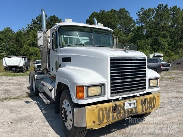 Mack CH613 وحدات الجر