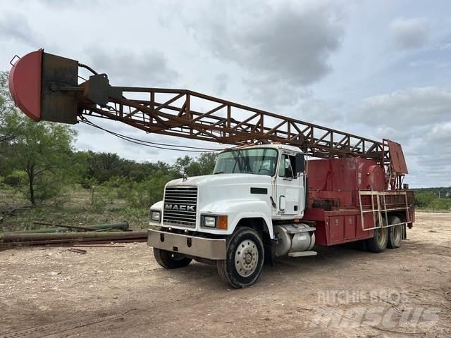 Mack CH613 أخرى