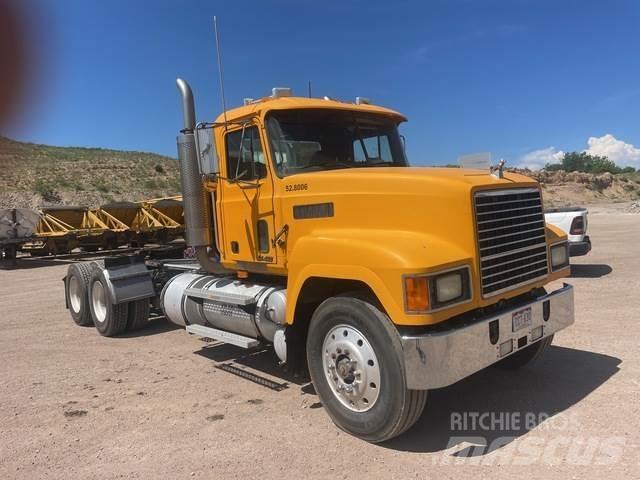 Mack CH613 وحدات الجر