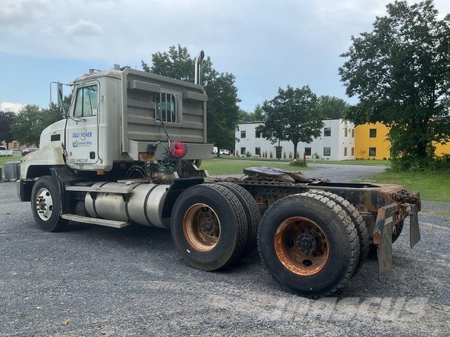 Mack CH613 وحدات الجر