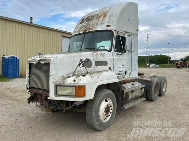 Mack CH613 وحدات الجر
