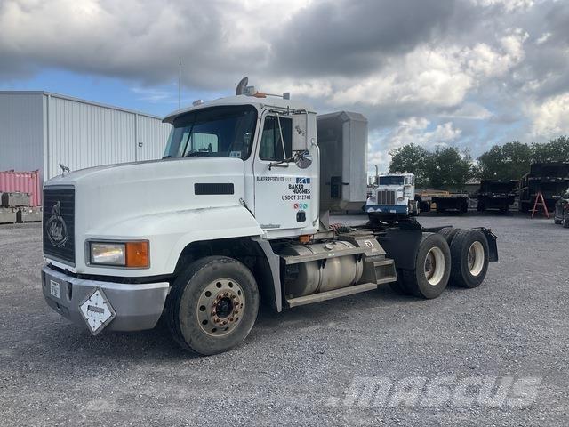 Mack CH613 وحدات الجر
