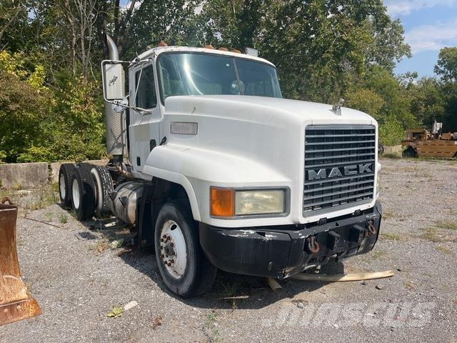 Mack CH613 وحدات الجر
