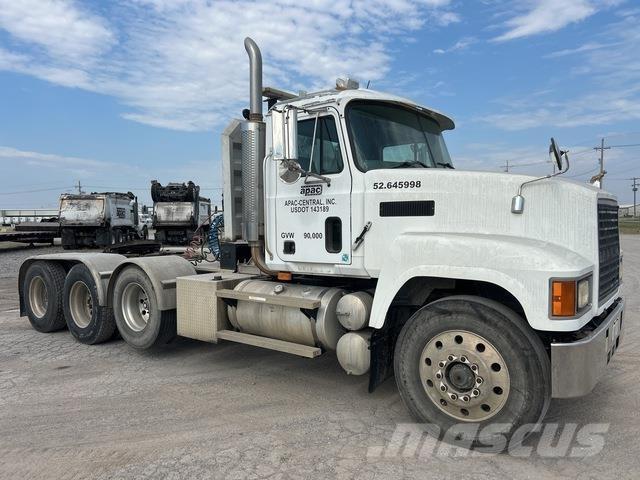 Mack CH613 وحدات الجر