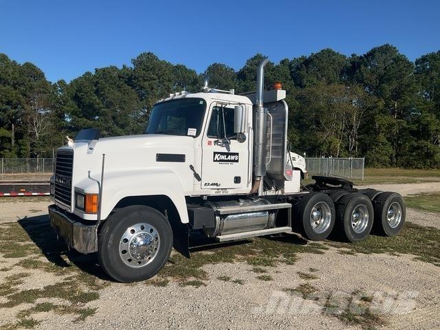 Mack CH613 وحدات الجر