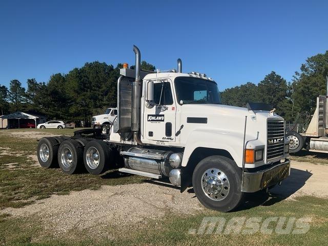 Mack CH613 وحدات الجر