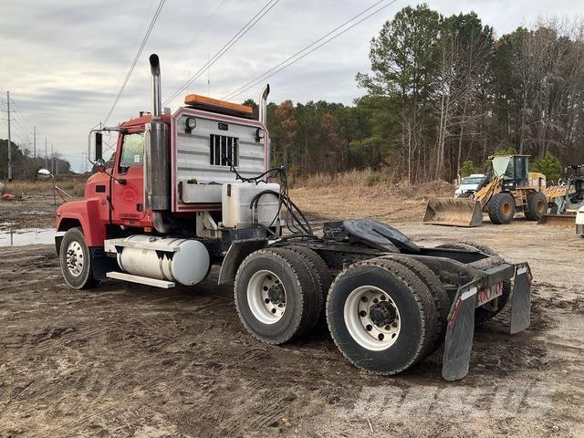 Mack CH613 وحدات الجر
