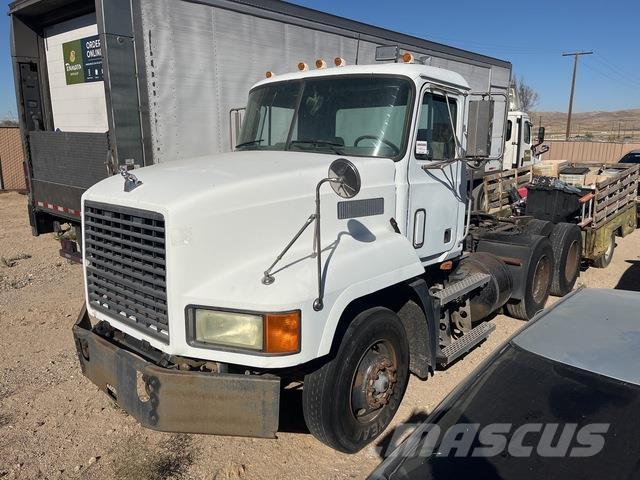 Mack CH613 وحدات الجر