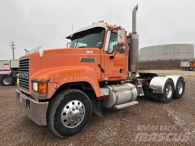 Mack CHN613 وحدات الجر