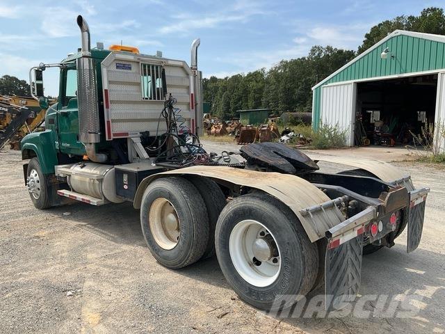 Mack CHN613 وحدات الجر