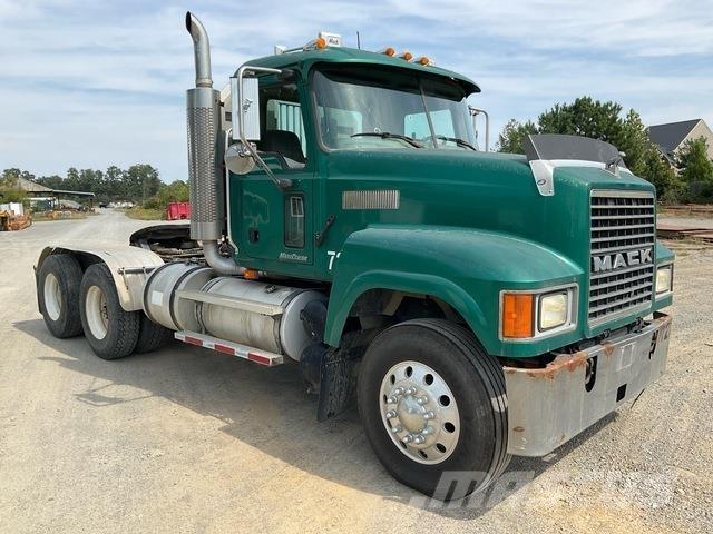Mack CHN613 وحدات الجر