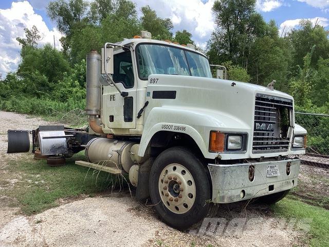 Mack CHN613 كابينة والداخلية