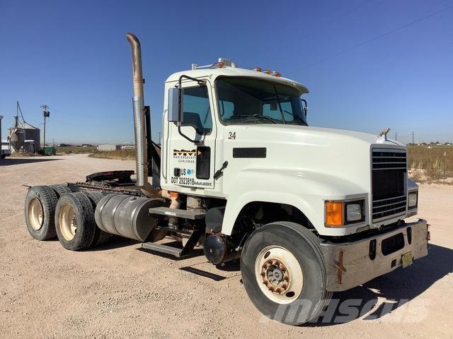 Mack CHU613 وحدات الجر