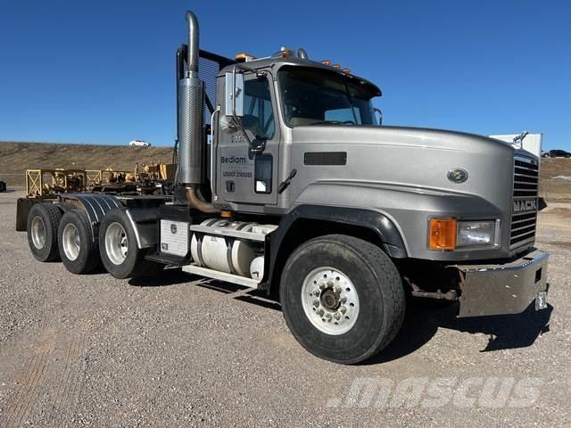 Mack CL713 وحدات الجر