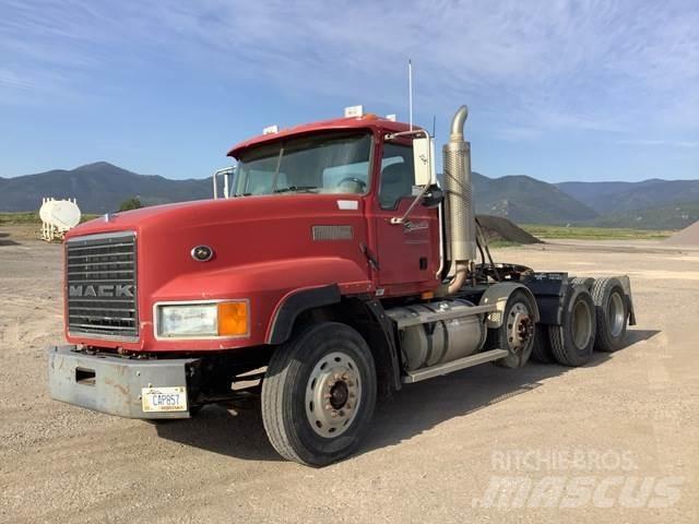Mack CL733 وحدات الجر