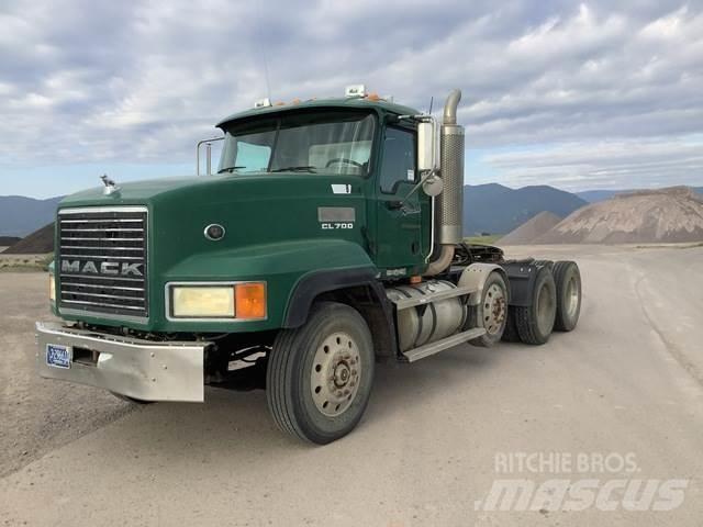 Mack CL733 وحدات الجر