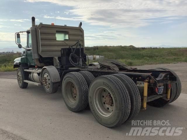 Mack CL733 وحدات الجر