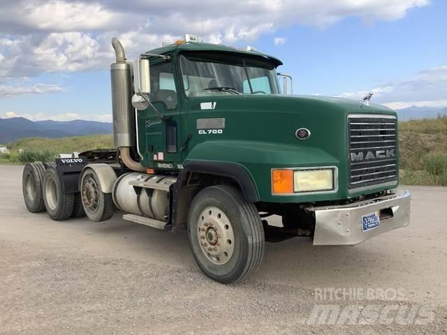 Mack CL733 وحدات الجر