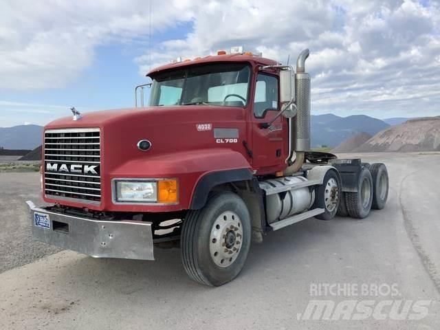 Mack CL733 وحدات الجر