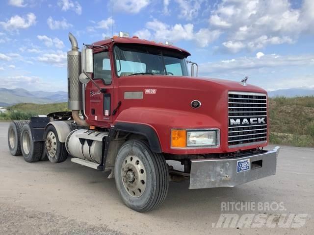 Mack CL733 وحدات الجر