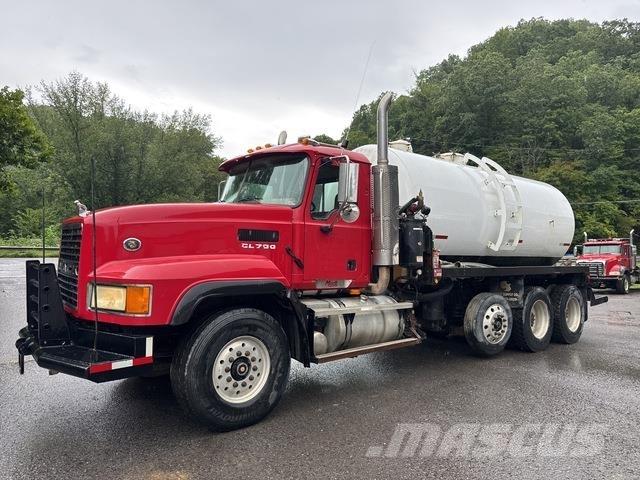 Mack CL733 شاحنات مزدوجة / خلخلة