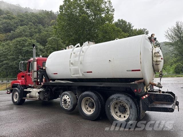 Mack CL733 شاحنات مزدوجة / خلخلة