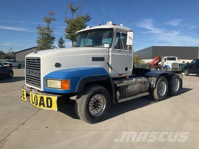 Mack CL753 وحدات الجر