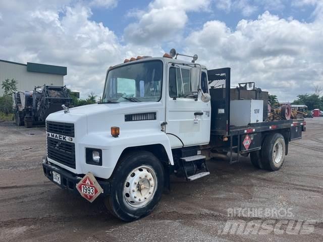 Mack CS200P أخرى