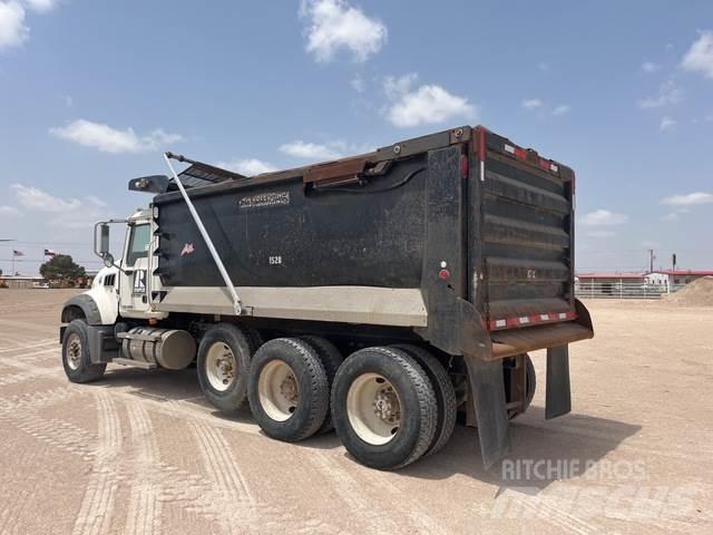 Mack CTP713 شاحنات قلابة