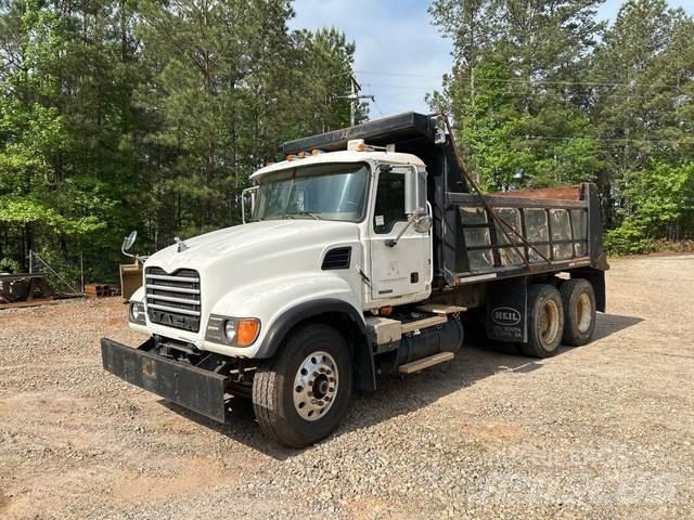 Mack CV700 شاحنات قلابة