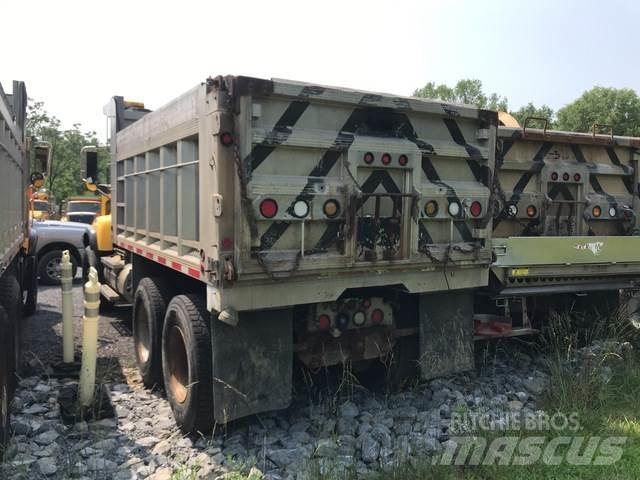 Mack CV700 حراثات ونصول الجليد