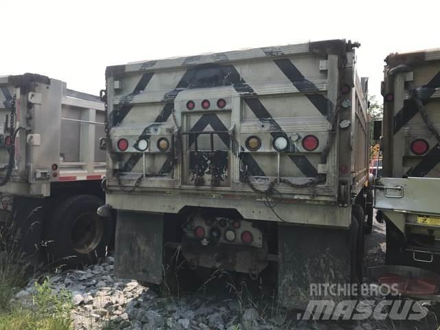 Mack CV700 حراثات ونصول الجليد